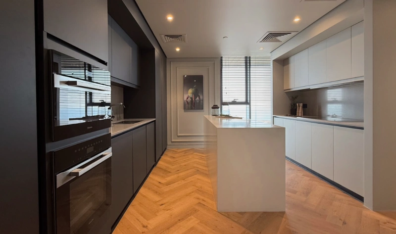 Exklusives 5-Schlafzimmer-Penthouse mit privatem Pool und Jacuzzi