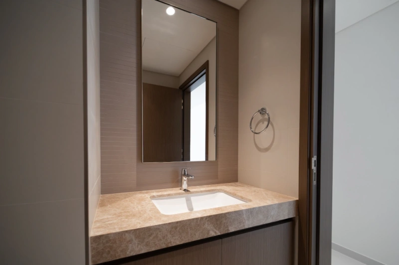 Traumhaftes 2-Zimmer-Apartment direkt am Strand - Eleganz und Meerblick vereint!