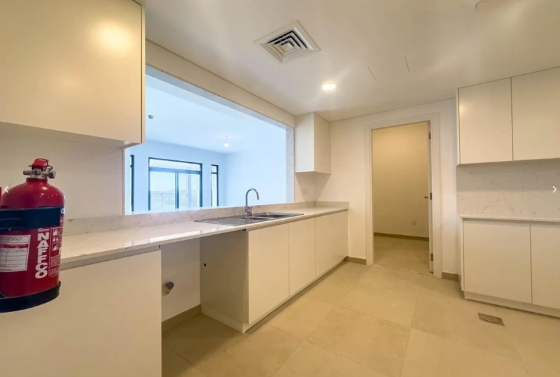 Luxuriöses 3-Zimmer-Apartment mit Hausmädchenzimmer und eigenem Bad - ein Traum Zuhause!