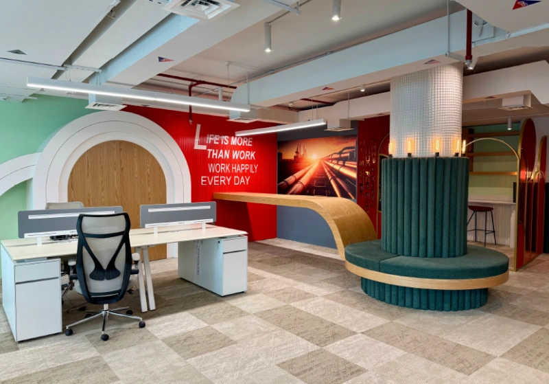 Leeres, bezugsfertiges, voll möbliertes Büro zu vermieten