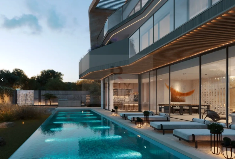 Luxus-Stadthaus mit 4 Schlafzimmern, privatem Pool und Dienstbotenzimmer