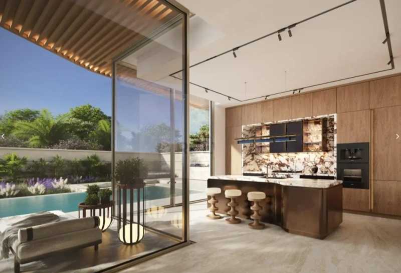 Luxus-Stadthaus mit 4 Schlafzimmern, privatem Pool und Dienstbotenzimmer