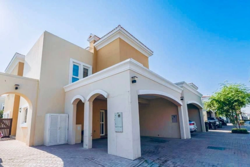 Luxuriöse 3-Schlafzimmer-Villa mit atemberaubender Aussicht und voll möbliert