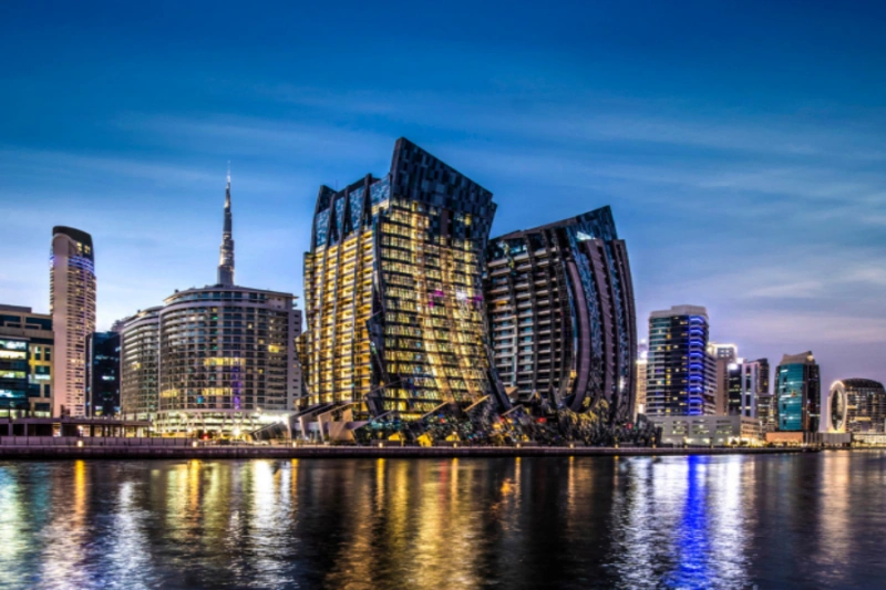 Moderne Villa mit drei Schlafzimmern und atemberaubendem Design