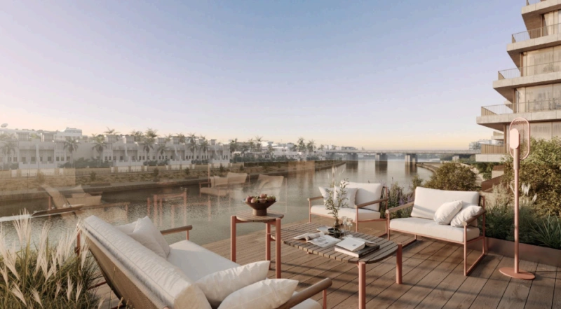 Exklusive 2-Zimmer Luxuswohnung mit eigenem Dienerzimmer und angeschlossenem Bad