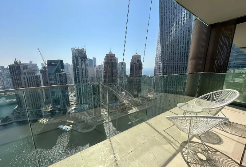 Elegantes Apartment mit vollem Marina-Panoramablick in Dubai Marina