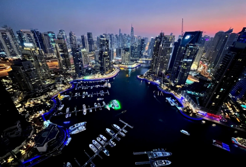Elegantes Apartment mit vollem Marina-Panoramablick in Dubai Marina