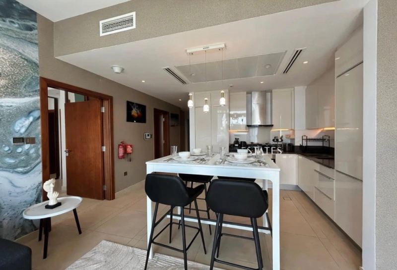 Elegantes Apartment mit vollem Marina-Panoramablick in Dubai Marina