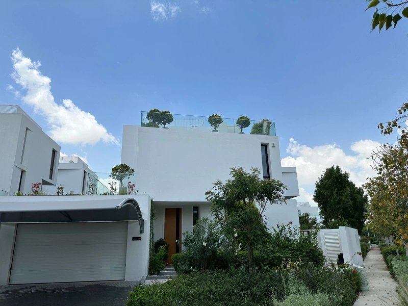 Exklusive Luxusvilla in Chorisia Al Barari mit privatem Pool, Garten & Aufzug