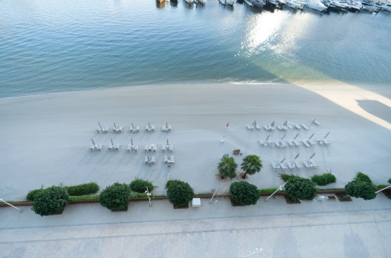 Exklusives 2-Schlafzimmer Apartment am Strand mit luxuriöser Eleganz