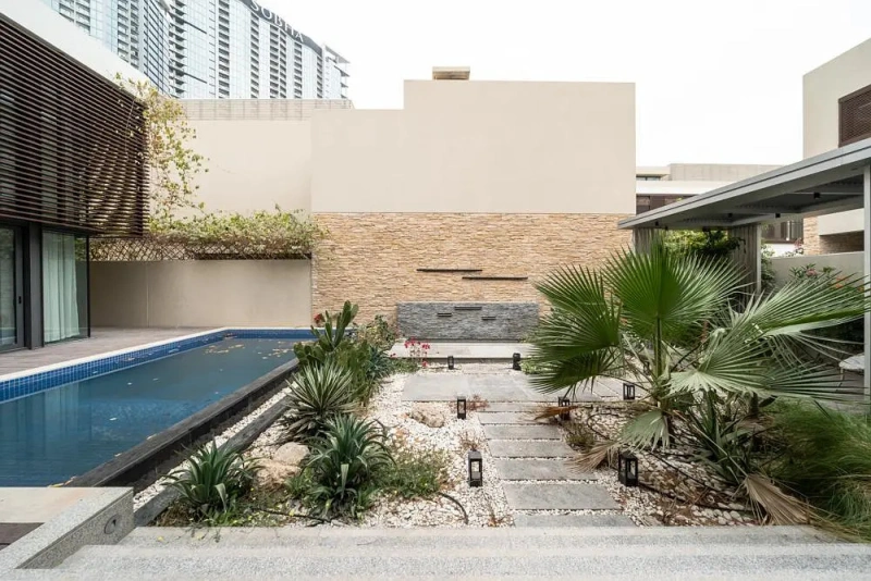 Exklusive 5-Zimmer Villa in gated community mit privatem Pool und Parkblick