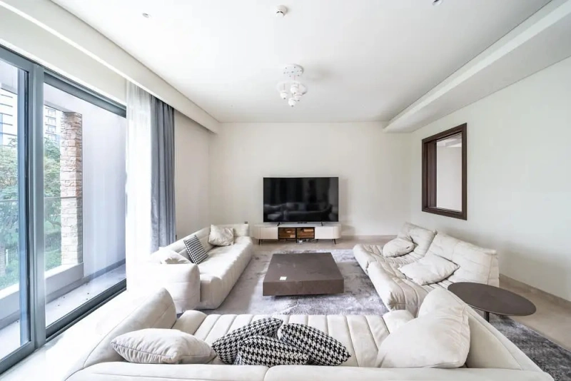 Exklusive 5-Zimmer Villa in gated community mit privatem Pool und Parkblick