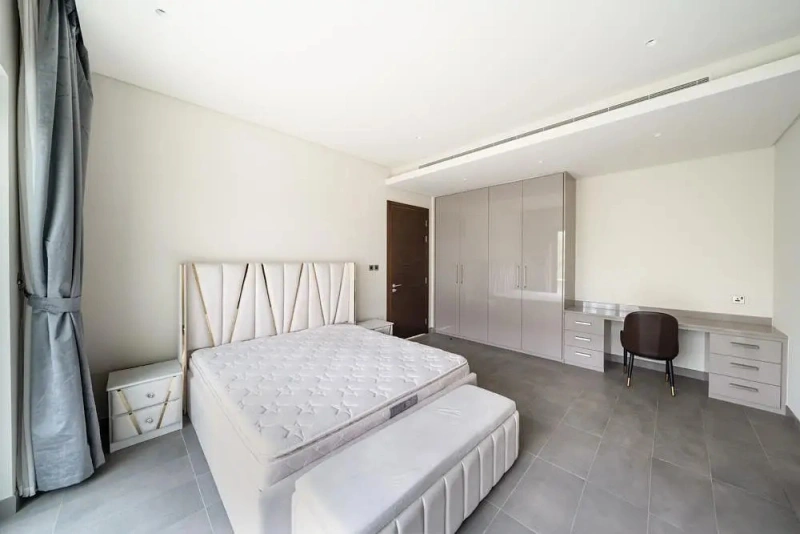 Exklusive 5-Zimmer Villa in gated community mit privatem Pool und Parkblick