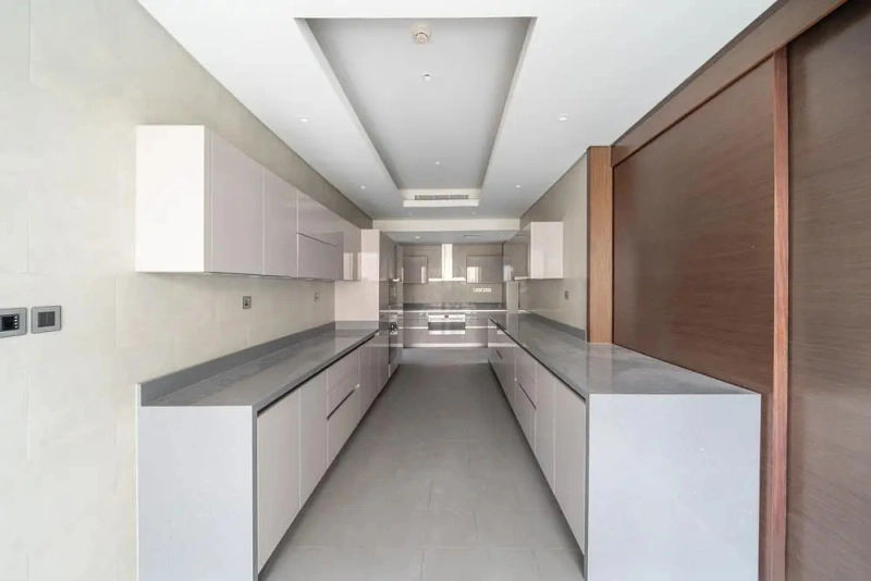 Exklusive 5-Zimmer Villa in gated community mit privatem Pool und Parkblick