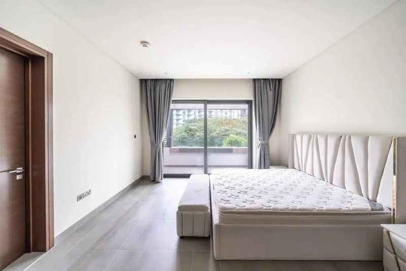 Exklusive 5-Zimmer Villa in gated community mit privatem Pool und Parkblick