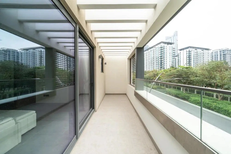 Exklusive 5-Zimmer Villa in gated community mit privatem Pool und Parkblick