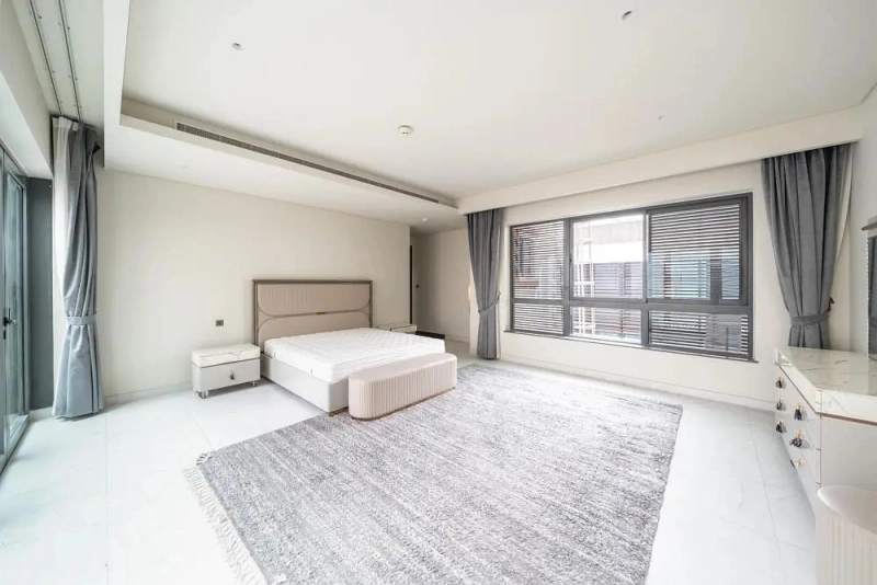 Exklusive 5-Zimmer Villa in gated community mit privatem Pool und Parkblick